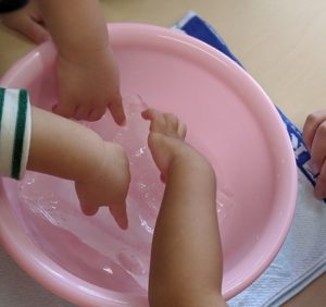 保護中: 氷遊び～にじ組～